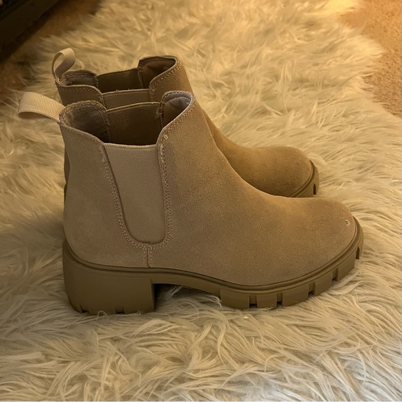 Steve Madden Women's Howler Ankle Boot - Picture 3 of 5